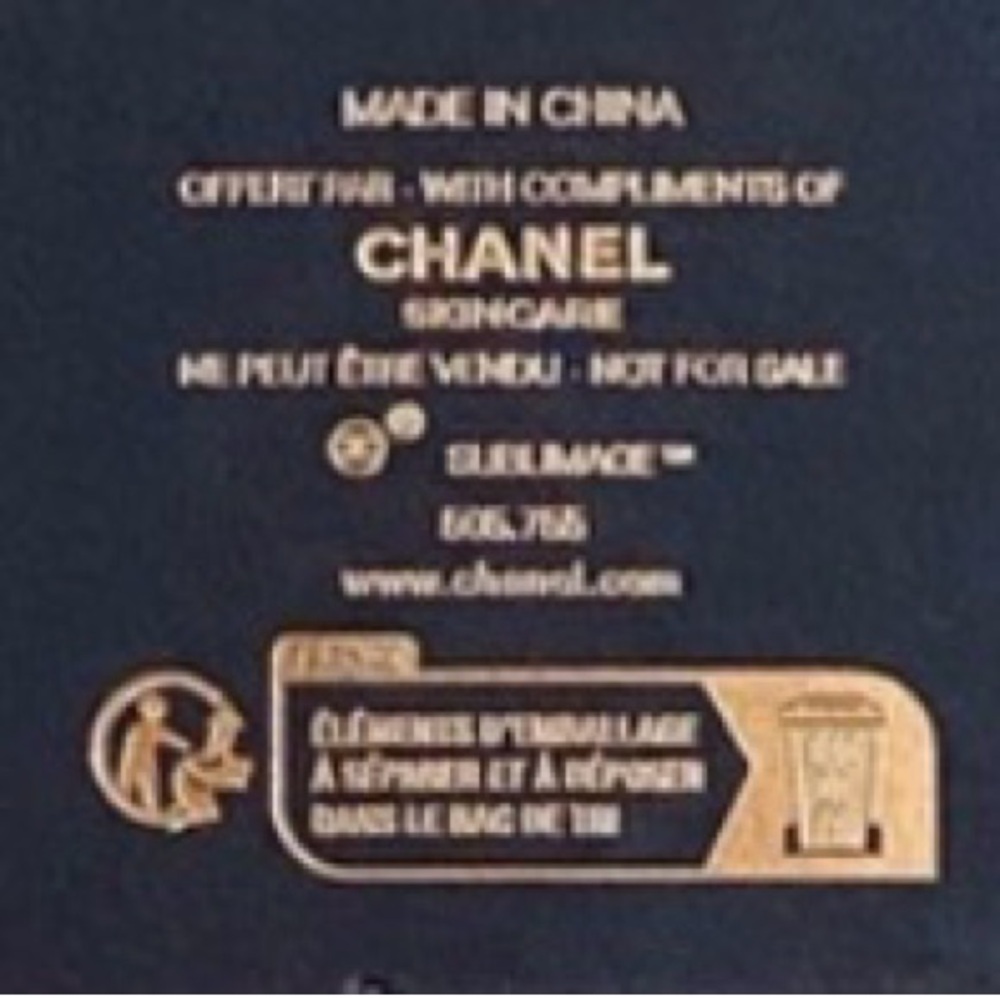 Chanel Beauty Sublimage 2024 Cosmetics Case / Jewelry Case - Picture 8 of 8